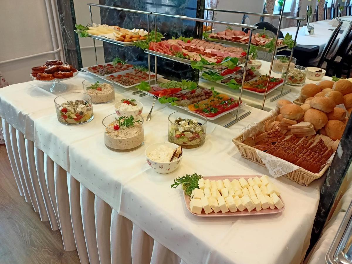 Iskra Otel Radom Dış mekan fotoğraf