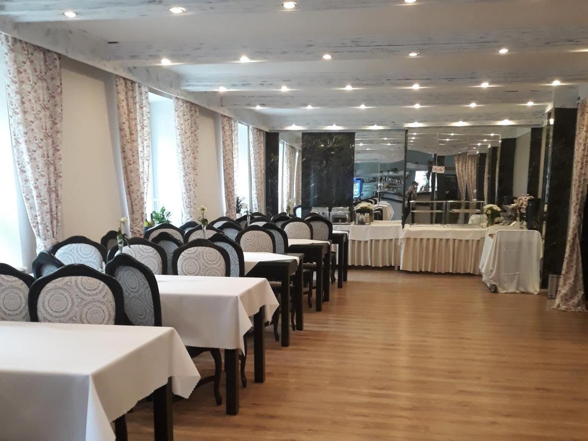Iskra Otel Radom Dış mekan fotoğraf