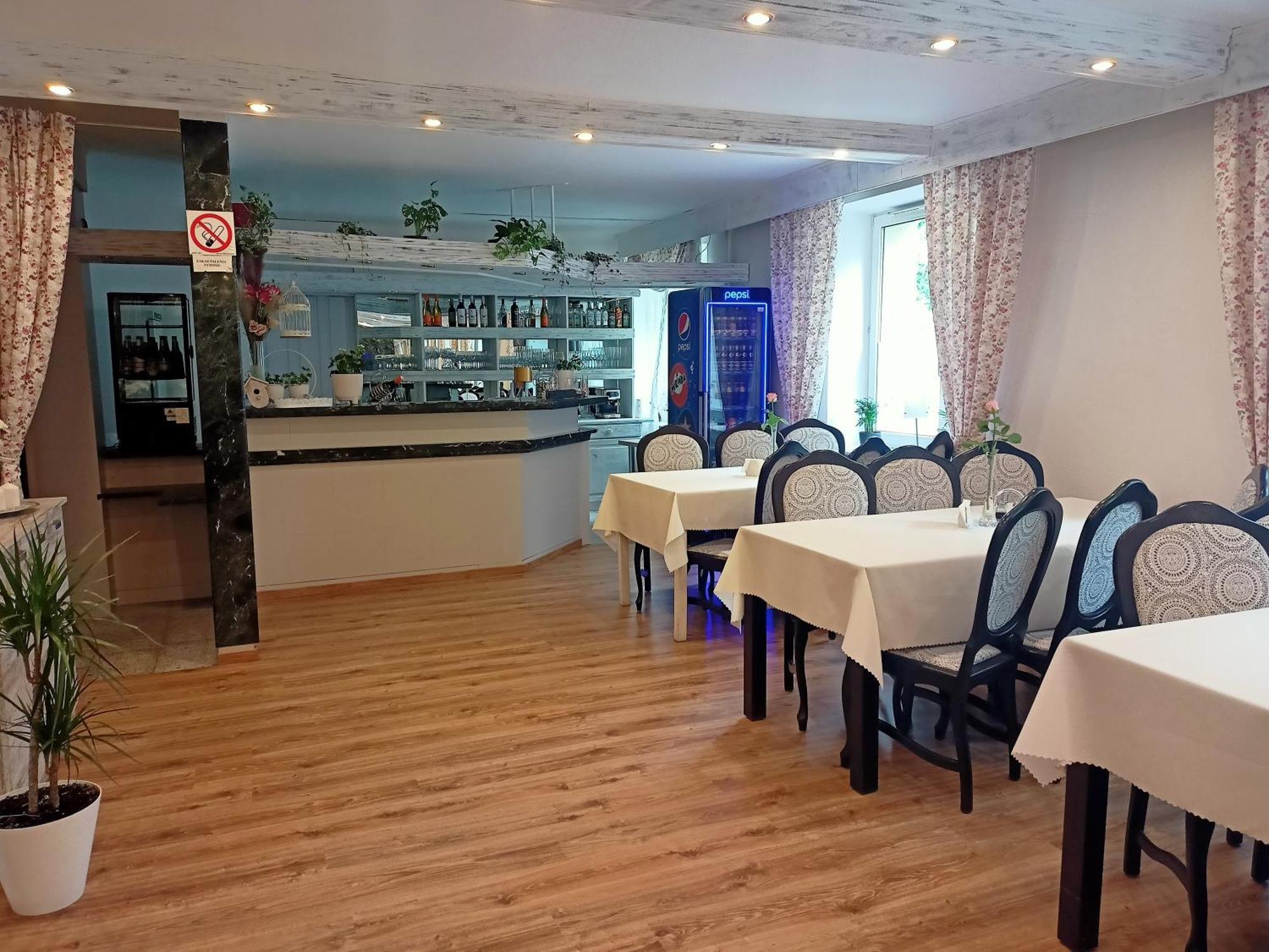 Iskra Otel Radom Dış mekan fotoğraf