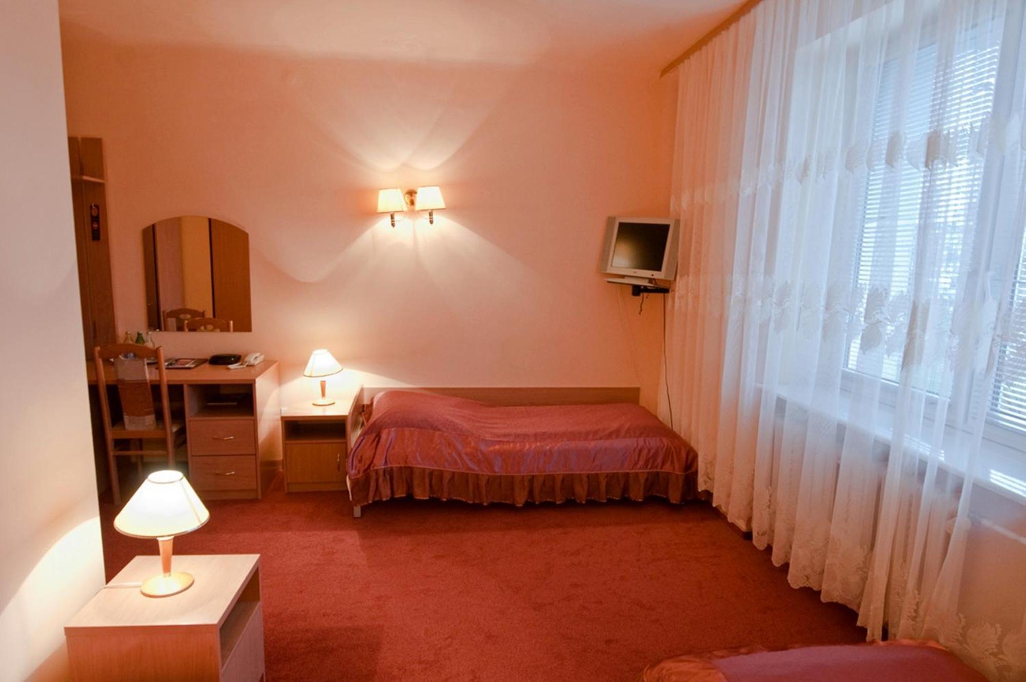 Iskra Otel Radom Oda fotoğraf