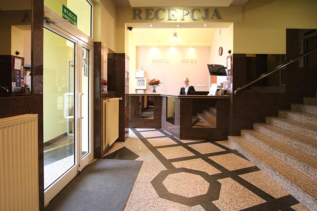 Iskra Otel Radom Dış mekan fotoğraf