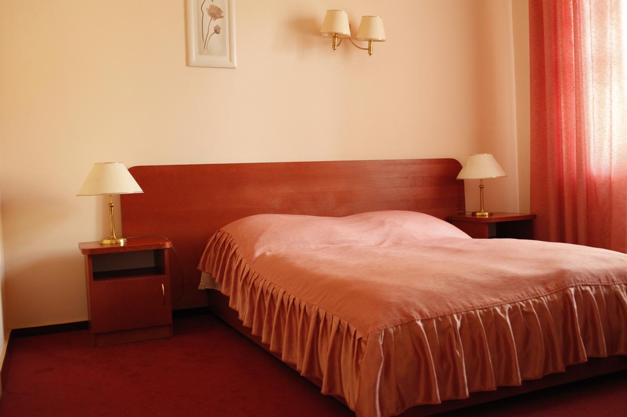 Iskra Otel Radom Dış mekan fotoğraf