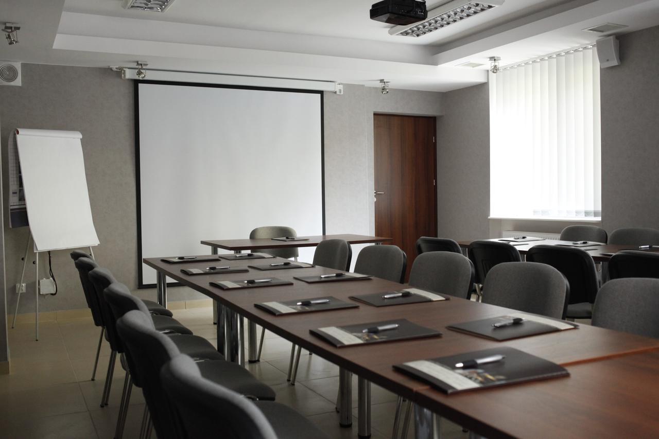 Iskra Otel Radom Oda fotoğraf