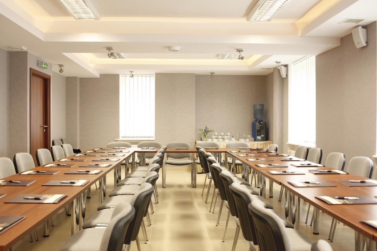 Iskra Otel Radom Oda fotoğraf