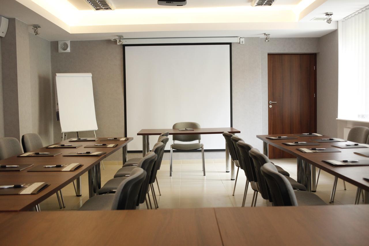 Iskra Otel Radom Oda fotoğraf