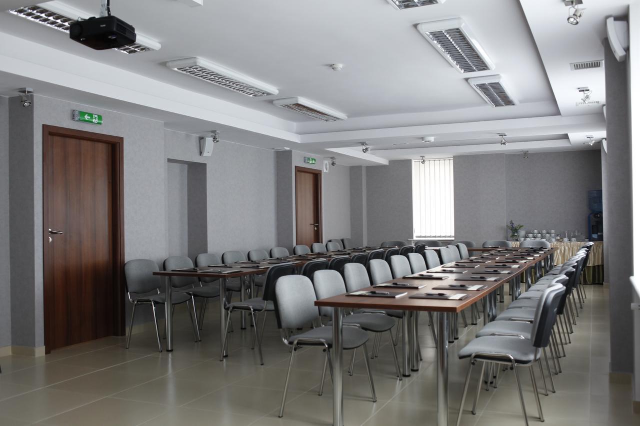 Iskra Otel Radom Oda fotoğraf