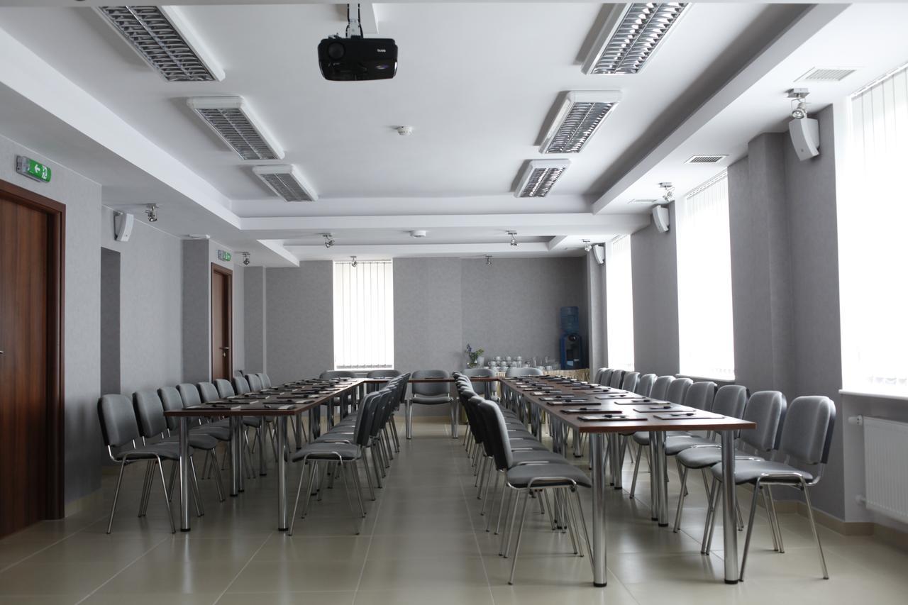 Iskra Otel Radom Oda fotoğraf