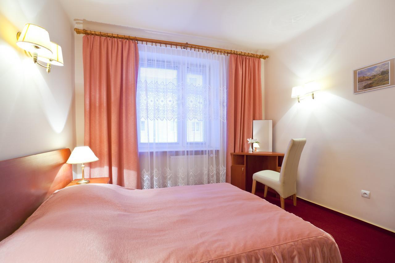 Iskra Otel Radom Oda fotoğraf