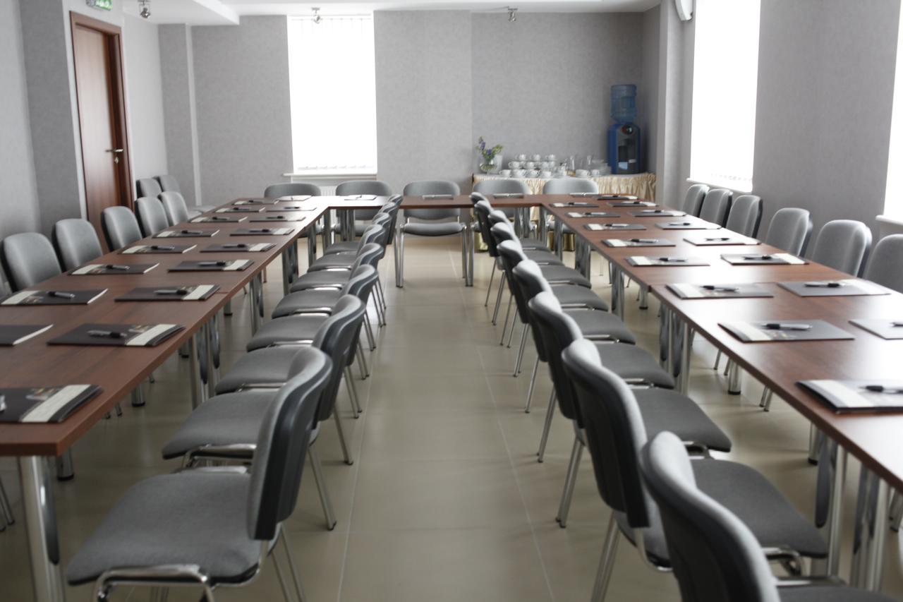 Iskra Otel Radom Oda fotoğraf