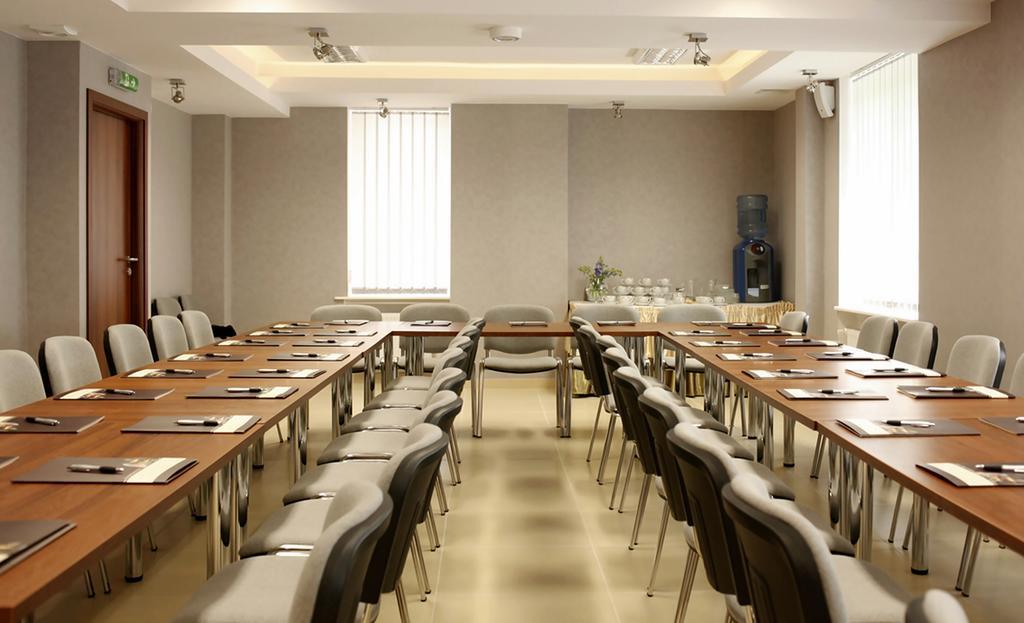 Iskra Otel Radom Dış mekan fotoğraf