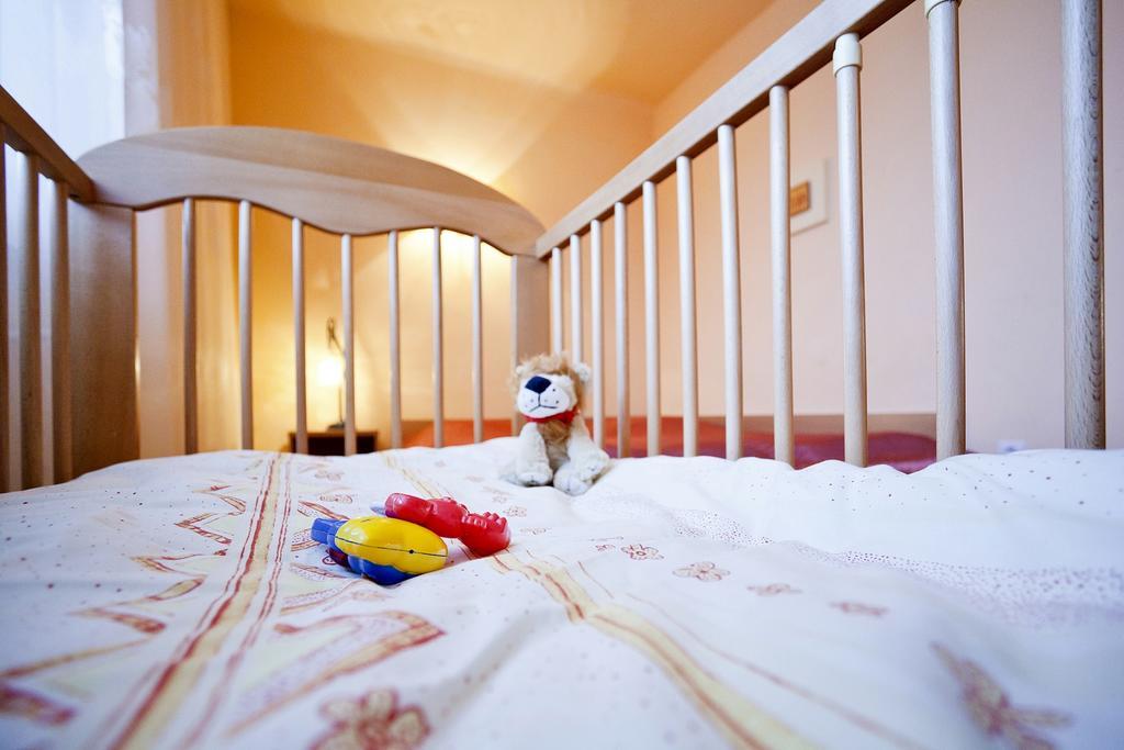 Iskra Otel Radom Dış mekan fotoğraf